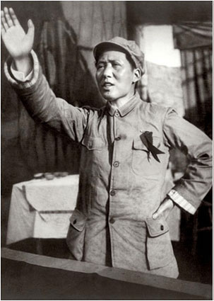 ����Ƭ��1939�꣬ë�����й������վ�����ѧ�ݽ�