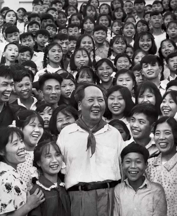 ����Ƭ��1959�꣬ë�󶫺���ɽ��ѧ��ʦ���ǡ�