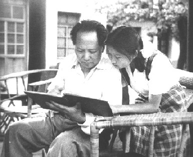 ����Ƭ��1951�꣬ë�󶫺�����һ��Ӱ��