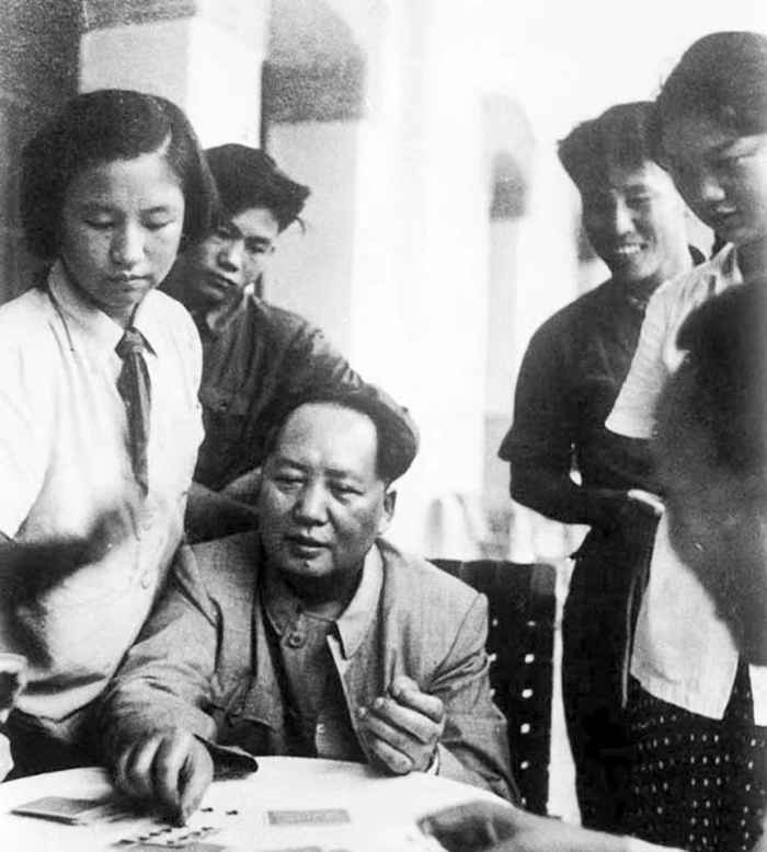 1954�꣬���˿˵�ë��