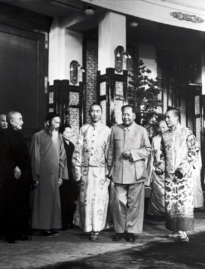 1954�꣬ë���ڱ���������Ӽ������μ��л����񹲺͹���һ��ȫ����������������ش�����ʮ�������������ʮ�������������