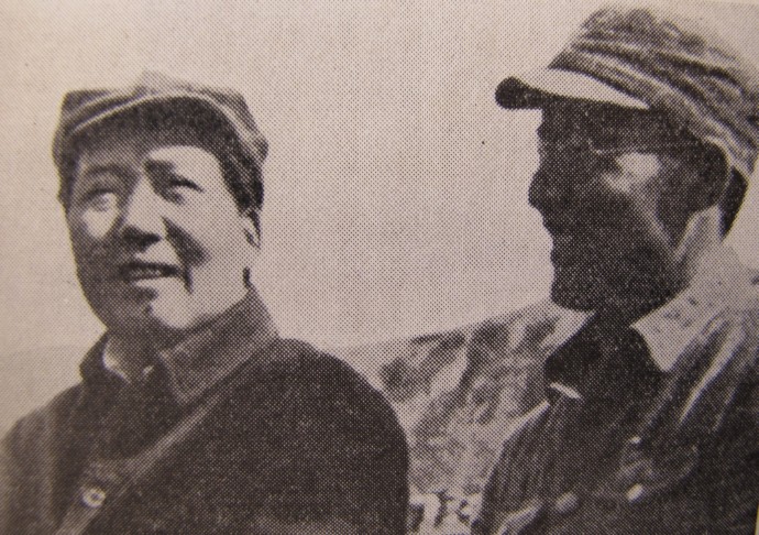 1944�꣬�����������ڱ���������������Ӱ��ڱ�ѧУ��У��������ë���������Ӱ